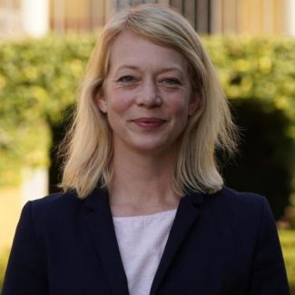 Professor Simone Tholens