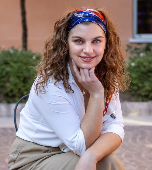 Elizabeth Santina Paresi Elizabeth Santina Paresi