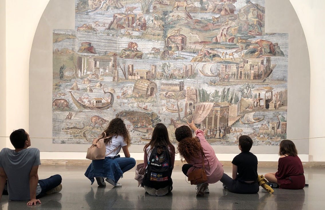 JCU Art History students in a museum