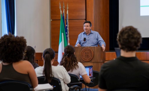 Professor Aberman holding a lecture in the Aula Magna