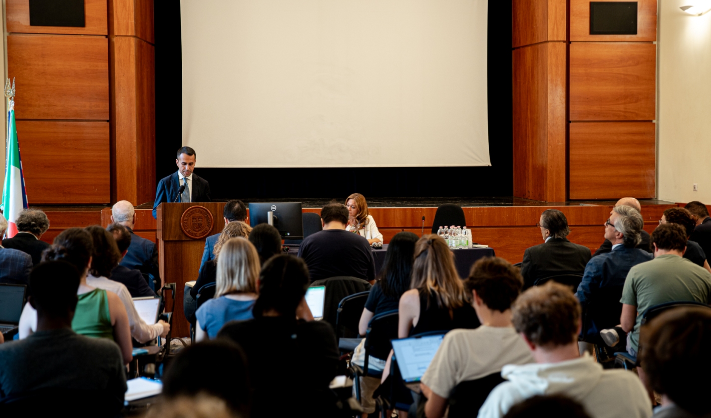 Luigi Di Maio in the Aula Magna Regina with moderator Professor Silvia Scarpa