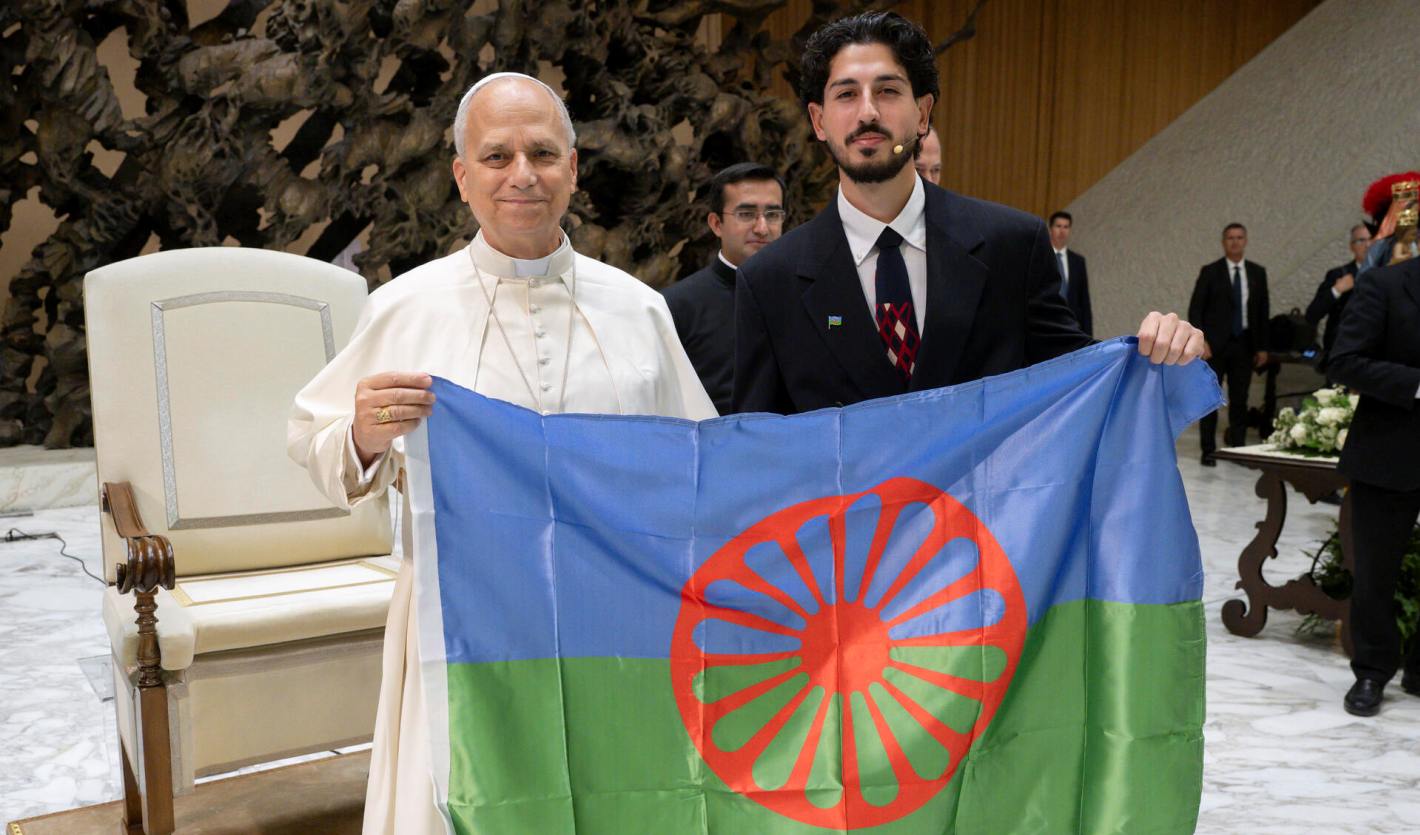 Pope Leo XIV with JCU student  Amadeus Giordan Halilovic